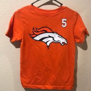 Denver Broncos T-Shirt. Size M (8-10). NFL team apparel.